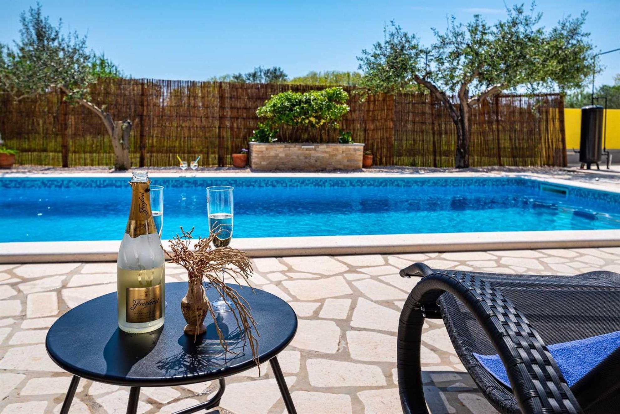 Apartment House Simoni With Pool, Zadar County Privlaka  Kültér fotó